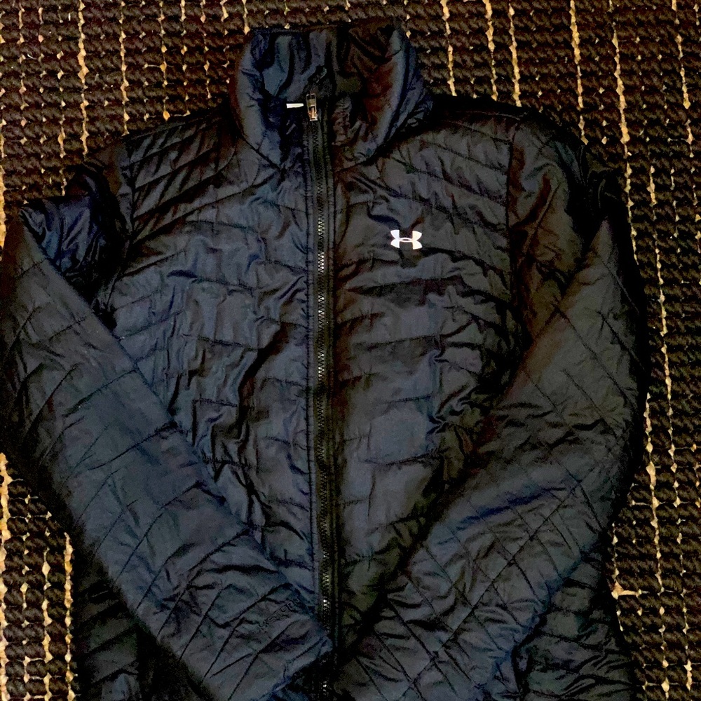 Under ARMOUR Women’s Medium Black insulated jacket